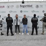 Elementos de la Policía de la Ciudad detuvieron a dos presuntos asaltantes de usuarios de transporte público con violencia.