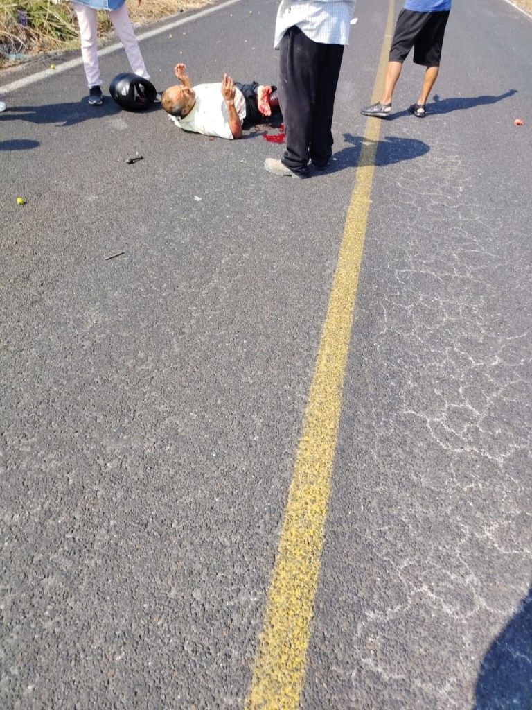 URGENTE 🚨 Buscan con desesperación a familiares de motociclista accidentado en Chietla