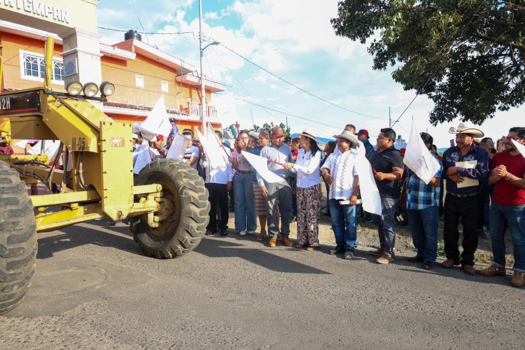 JUSTICIA SOCIAL EN ATLIXCO: ARIADNA AYALA INICIA TRASCENDENTE REHABILITACIÓN EN IMPORTANTE VIALIDAD 